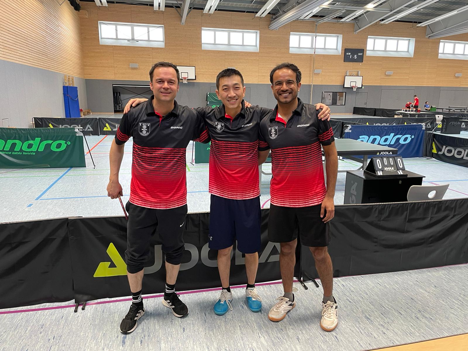 3. Mannschaft E-Pokal-Finale: v.l.n.r. Christian Spütz, Yazhou Pan, Chirag Hinduja